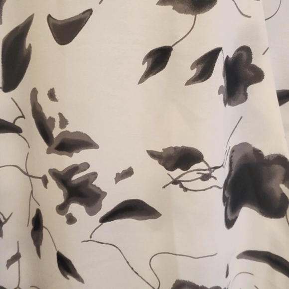 Crossover Front Abstract Floral Blouse - XXL - Picture 8 of 11